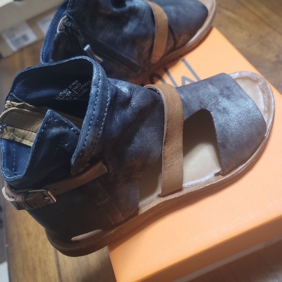 Brand new Miz mooz With box - Picture 2 of 7